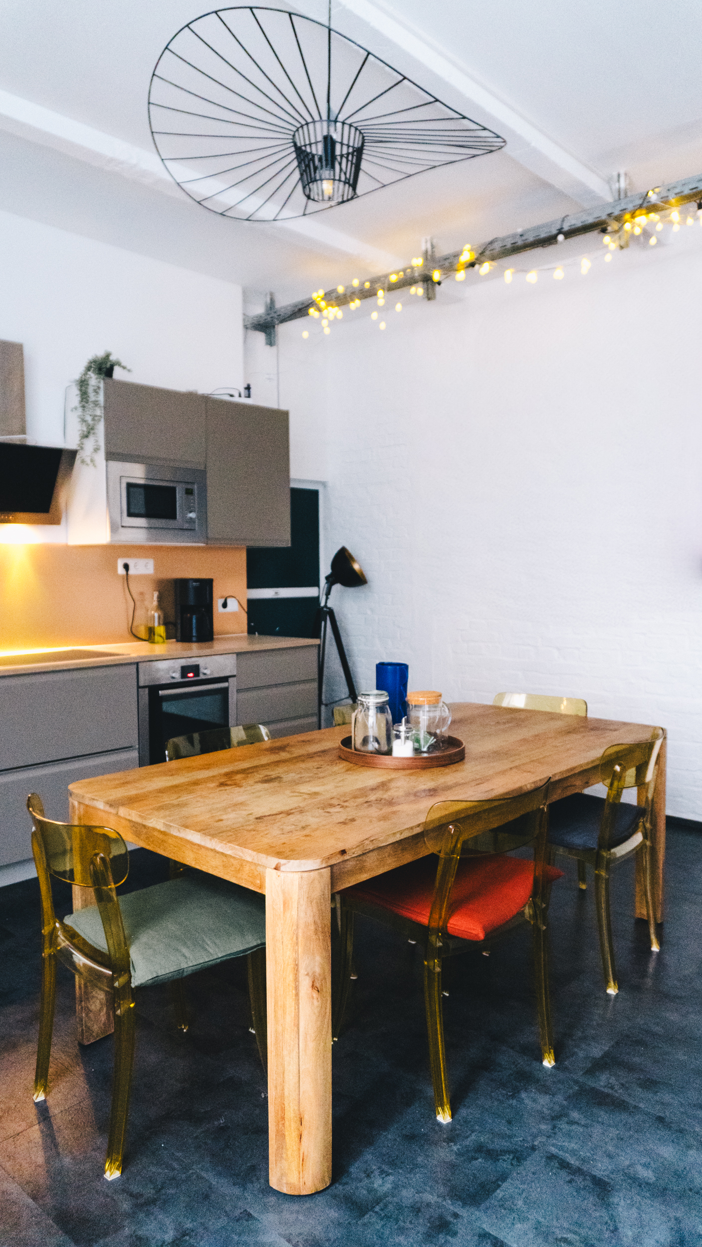 BONNIE DRES Airbnb by Marc Moudí-54x