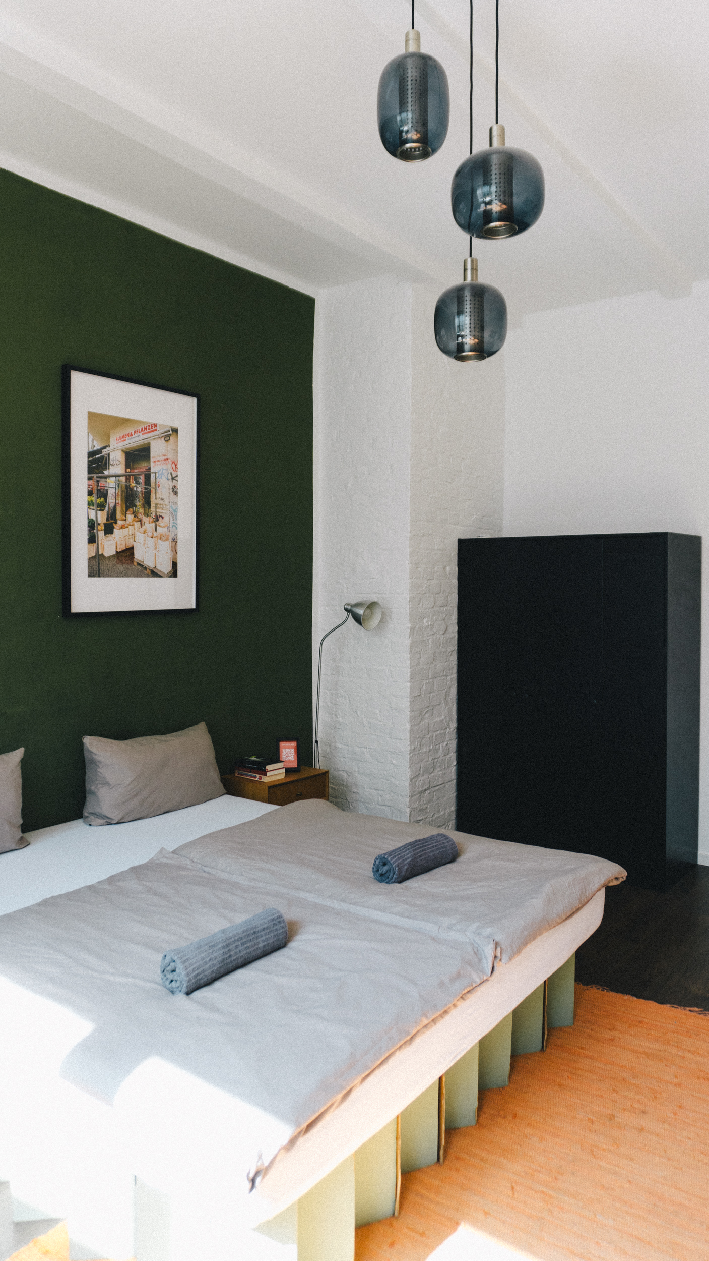 BONNIE DRES Room 3g