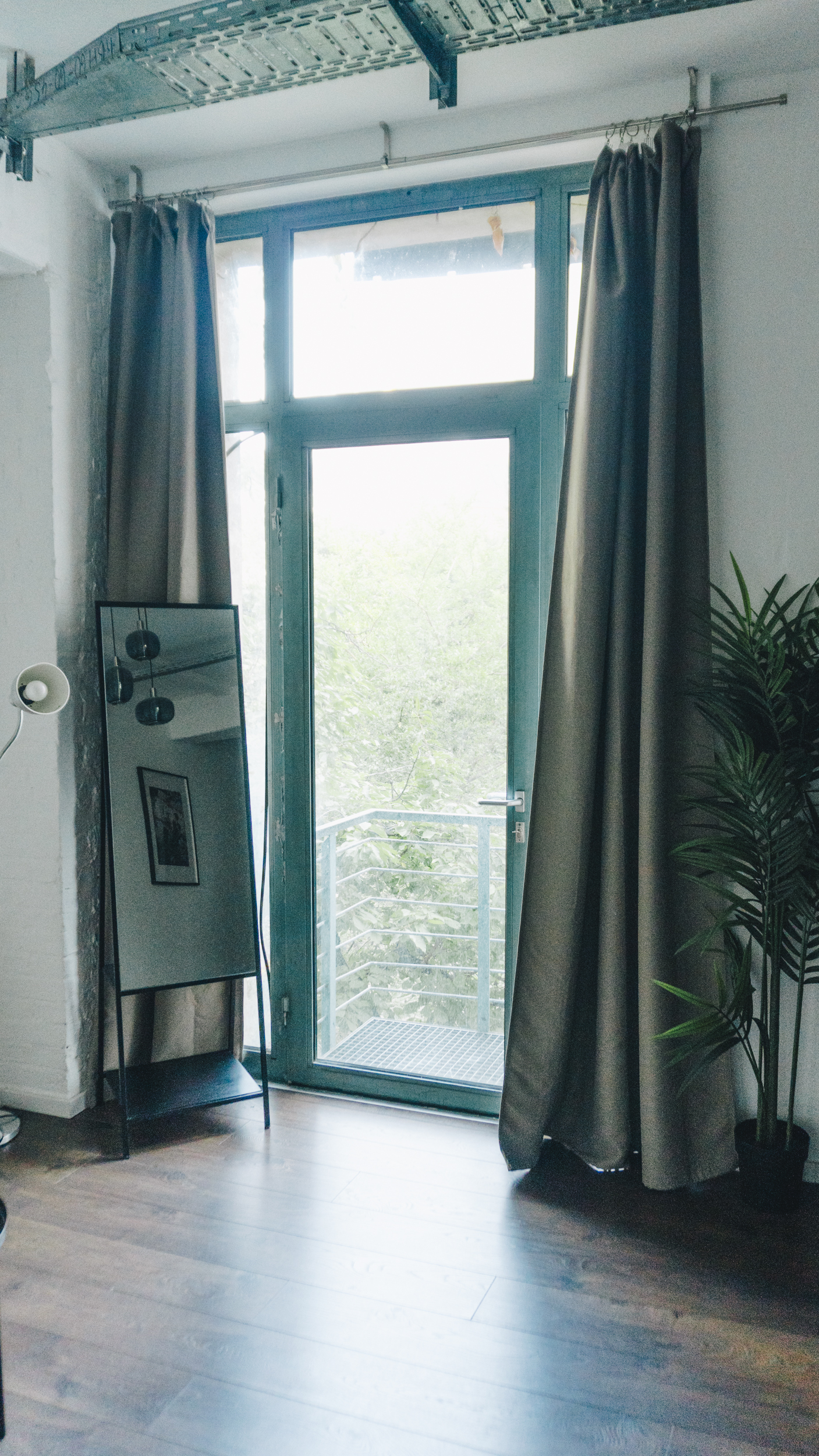 BONNIE DRES Room 6f